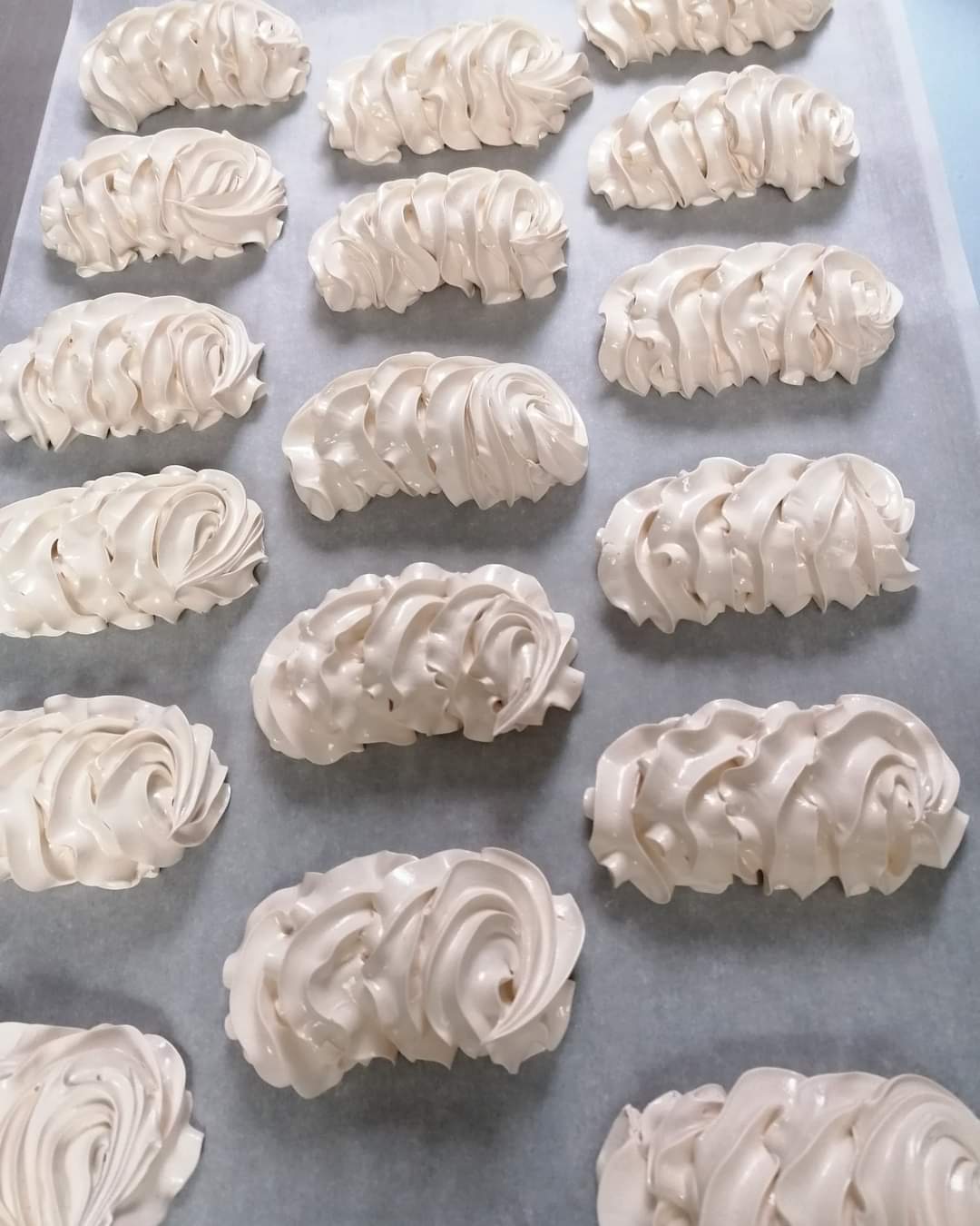 MERINGUE | Emotions cacao Large choix de confiseries, bonbons, pâtes de fruits et autres à Épinal dans les Vosges Gérardmer 2